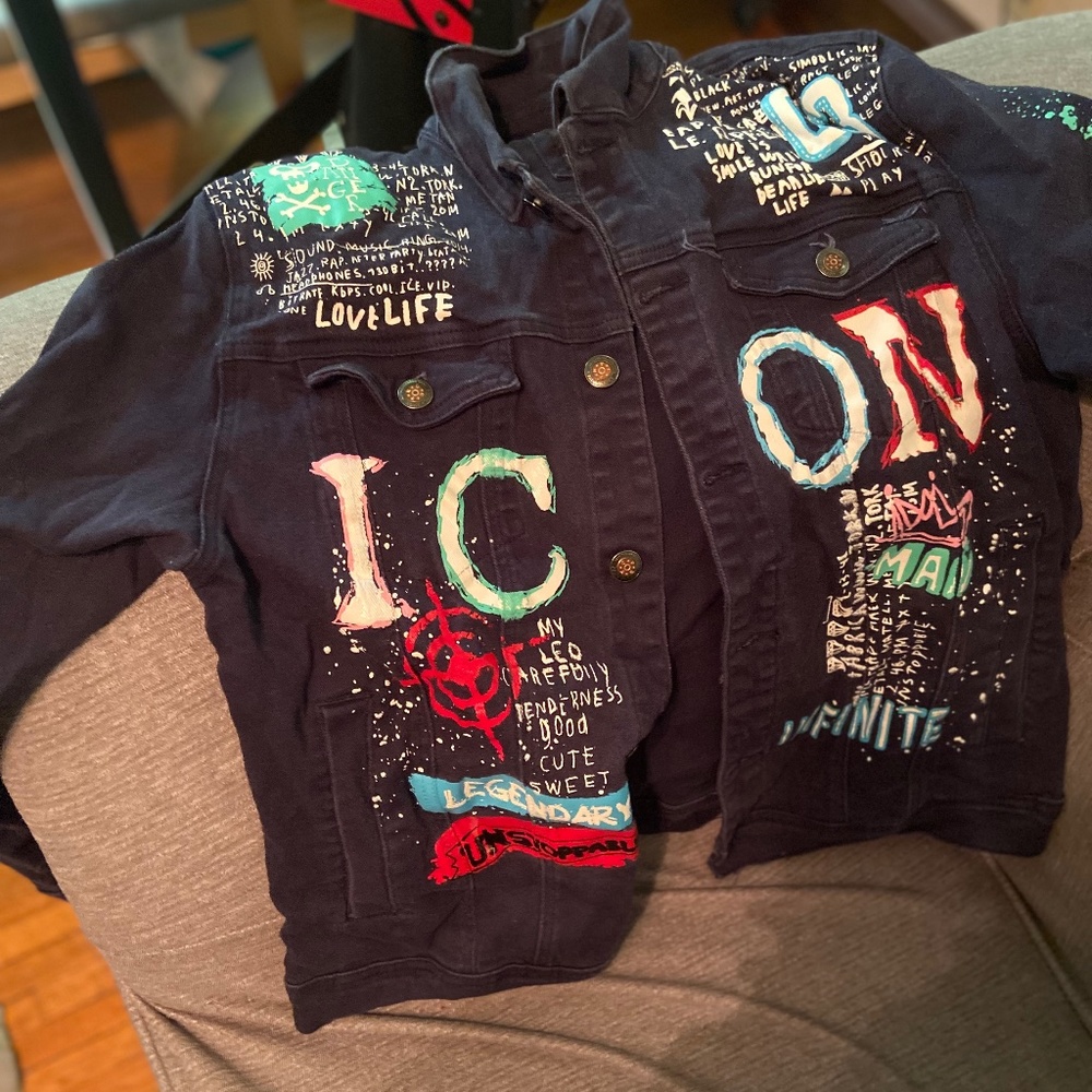 Detailed jean jacket